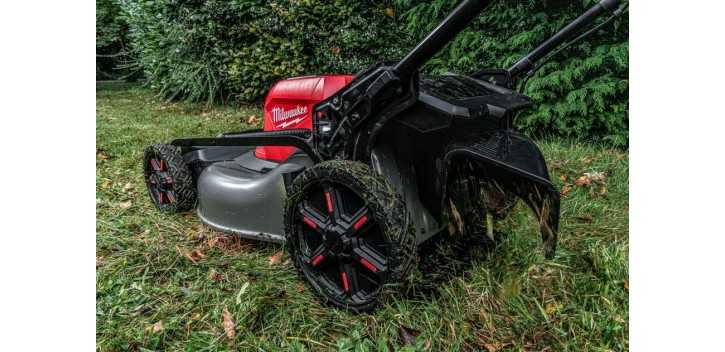 Tosaerba Milwaukee Semovente 3 IN 1 M18 F2LM53-122