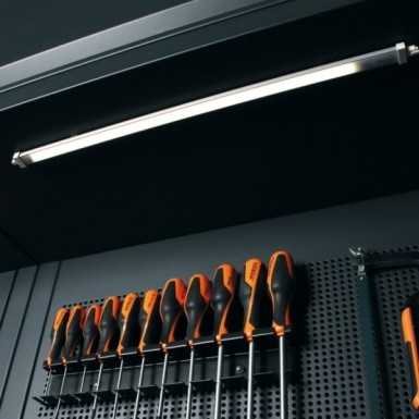 Profilo in alluminio con strip LED ed interruttore SOFT TOUCH per arredo officina Beta RSC50/PLED-ST