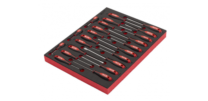 Carrello portautensili Milwaukee SRC30 a 7 cassetti con 179 utensili per l'industria