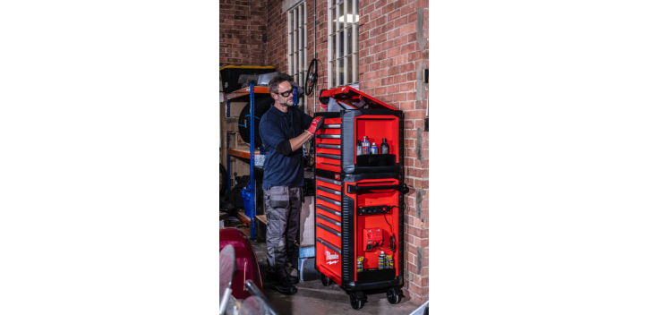 Carrello portautensili Milwaukee SRC30 a 7 cassetti con 179 utensili per l'industria