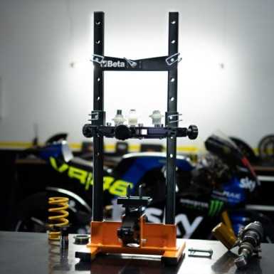 Smonta Ammortizzatori Posteriori E Forcelle Anteriori Dei Motocicli - Beta 3072N