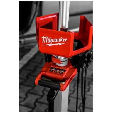 Torre faro led multidirezionale con treppiede M18™ 6.000 Lumen e caricabatterie batteria/corrente M18