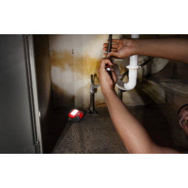 Torcia tascabile a faro 550L ricaricabile con USB L4 FFL-301