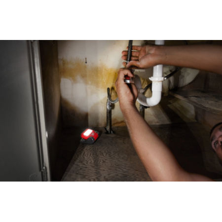 Torcia tascabile a faro 550L ricaricabile con USB L4 FFL-301