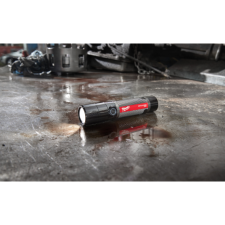Torcia compatta 800L ricaricabile con USB L4 FMLED-301