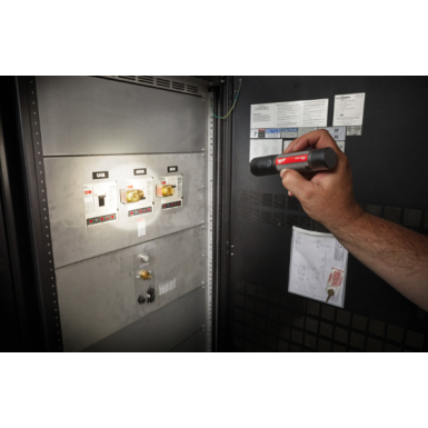 Torcia compatta 800L ricaricabile con USB L4 FMLED-301