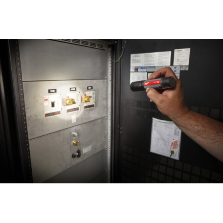 Torcia compatta 800L ricaricabile con USB L4 FMLED-301