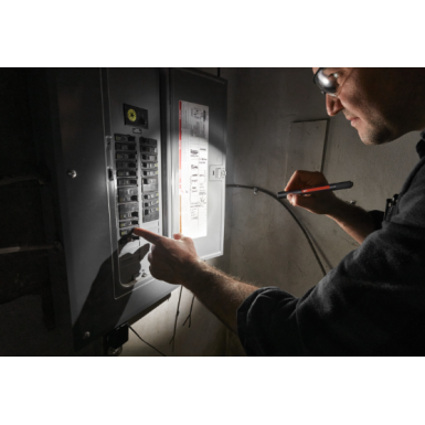 Torcia a penna compatta 250L con batteria interna ricaricabile con USB IR PL250