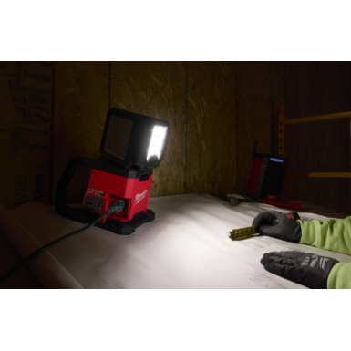 Faro LED da cantiere M18™ con 3 teste multidirezionali batteria/corrente M18 MDTL-0