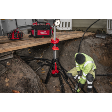 Torre faro LED multidirezionale con treppiede M18™ 2.800 lumen M18 SAL2-0