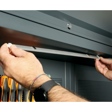 Profilo in alluminio con strip LED per arredo officina 5000 RSC50 2.0/PLEDC