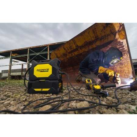 Renegade VOLT ES 200i Saldatrice elettrodo alimentata a batteria Esab