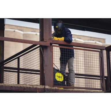 Renegade VOLT ES 200i Saldatrice elettrodo alimentata a batteria Esab