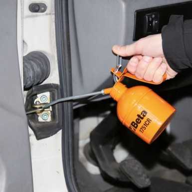 Oliatore in metallo a pressione con cannuccia rigida 1751CR