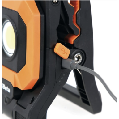 Faretto a pinza ricaricabile, 4 intensità luminose, orientabile, ricarica USB. 1838CLAMP