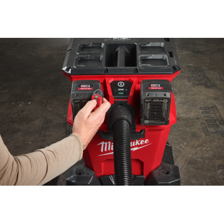 Aspiratore solidi/liquidi classe L M18 FUEL™ NEXUS doppia batteria M18 F2VC23LG2-0