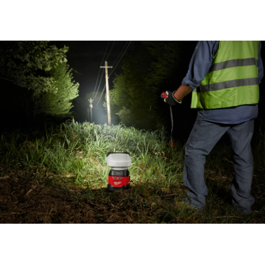 Faro LED M18™ a lunga distanza direzionabile da remoto M18 URSL-0