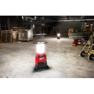 Lanterna LED da terra M18™ ONE-KEY™ e caricabatterie Batteria/Corrente M18 ONESLDP-0