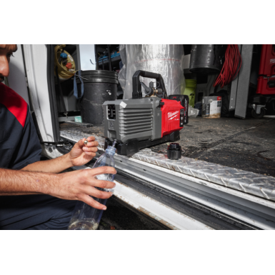 Pompa per il vuoto bistadio 142 l/min Solo Macchina M18 FVP5-0