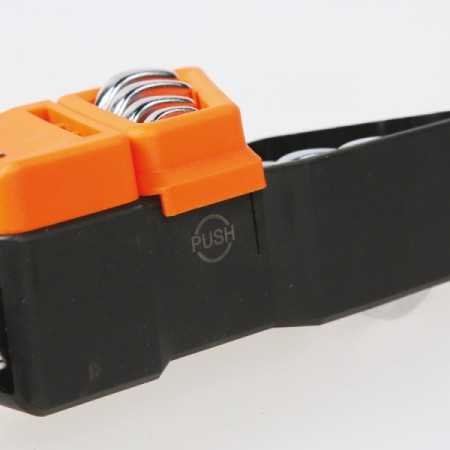 Serie di 8 chiavi combinate a cricchetto snodate con supporto compatto Beta 142SN/SC8